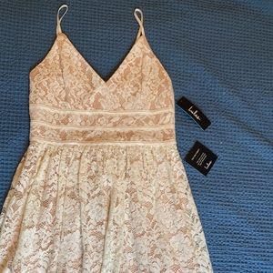Lulu’s White Lace Dress NWT